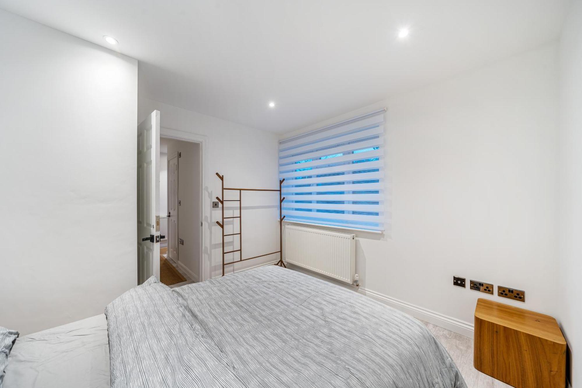 Two Bed Home In The Heart Of Egham Buitenkant foto