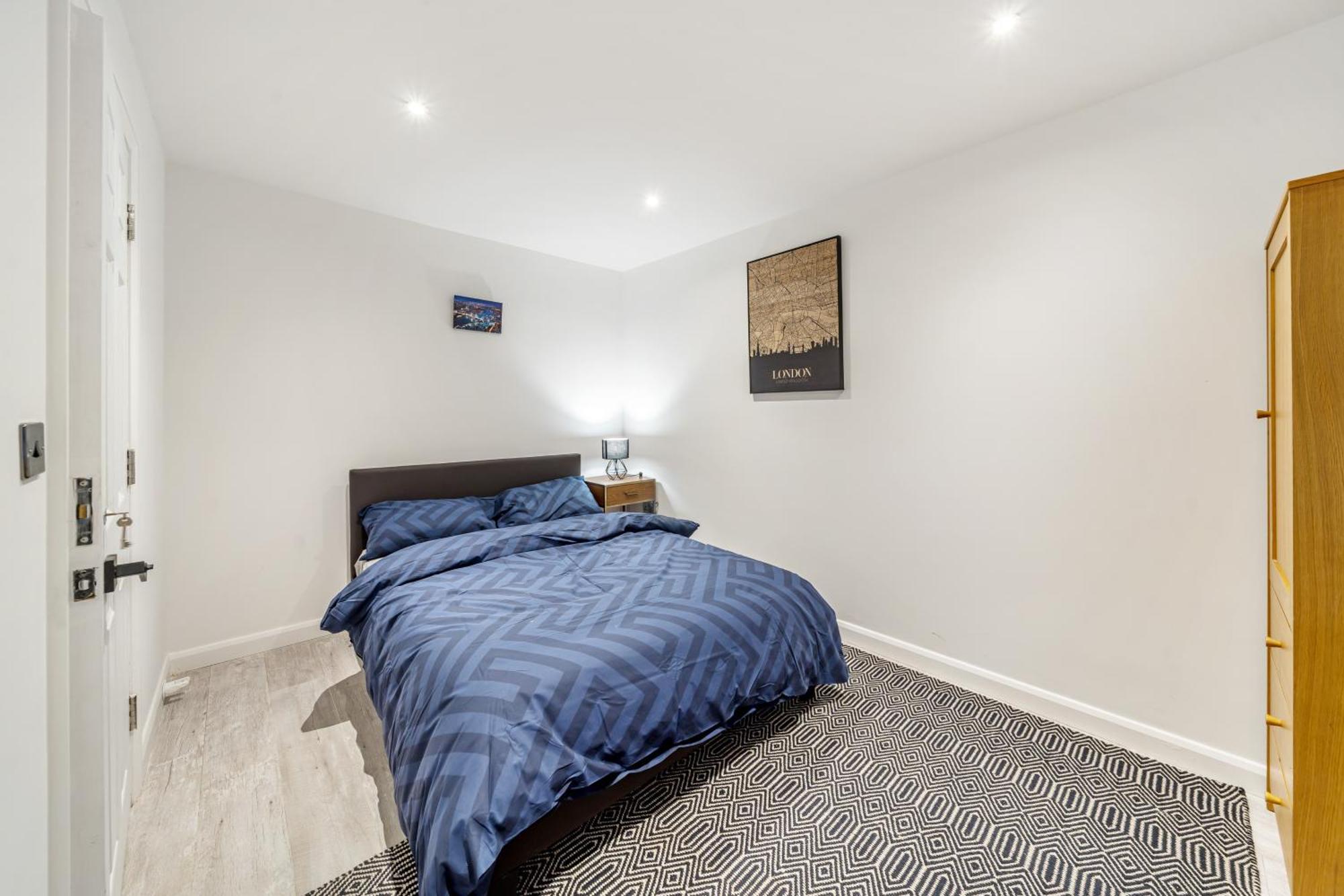 Two Bed Home In The Heart Of Egham Buitenkant foto