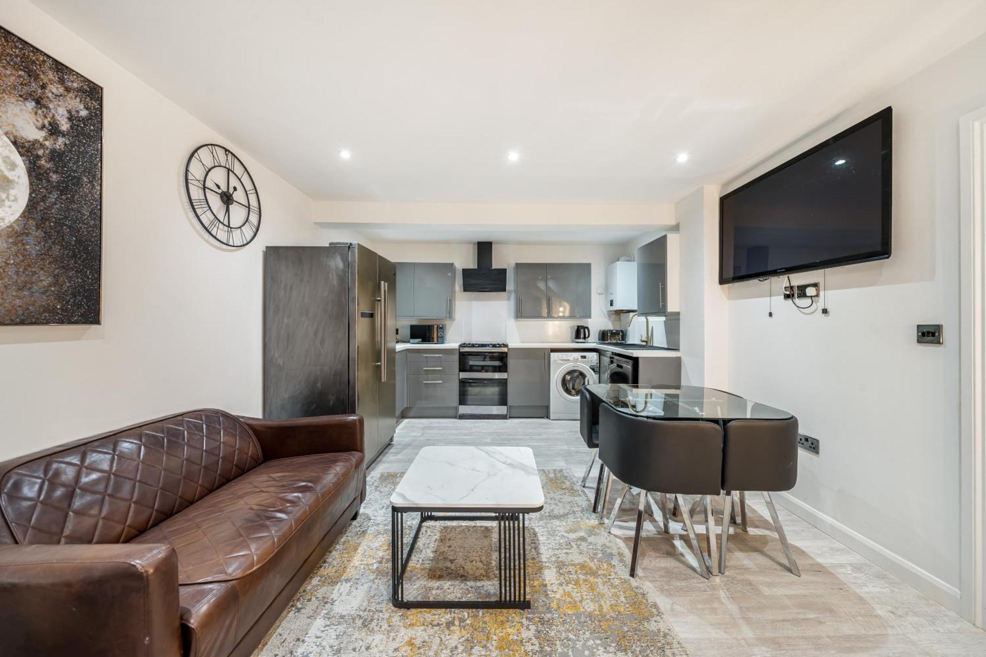 Two Bed Home In The Heart Of Egham Buitenkant foto